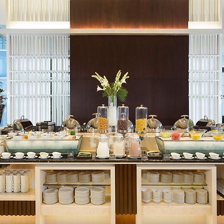 Hotel Santika Пекалонган Екстериор снимка