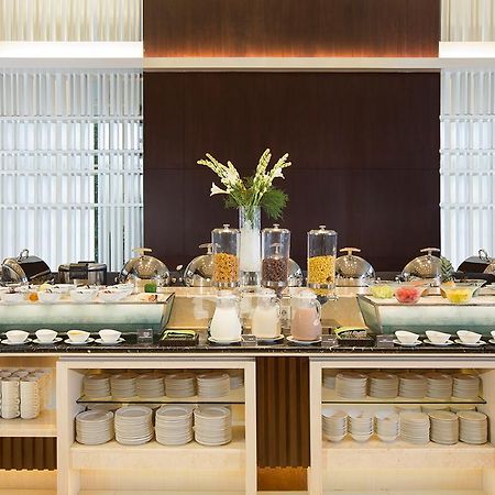 Hotel Santika Пекалонган Екстериор снимка