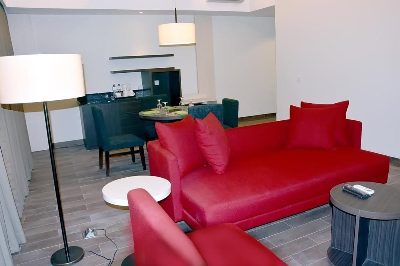 Hotel Santika Пекалонган Екстериор снимка