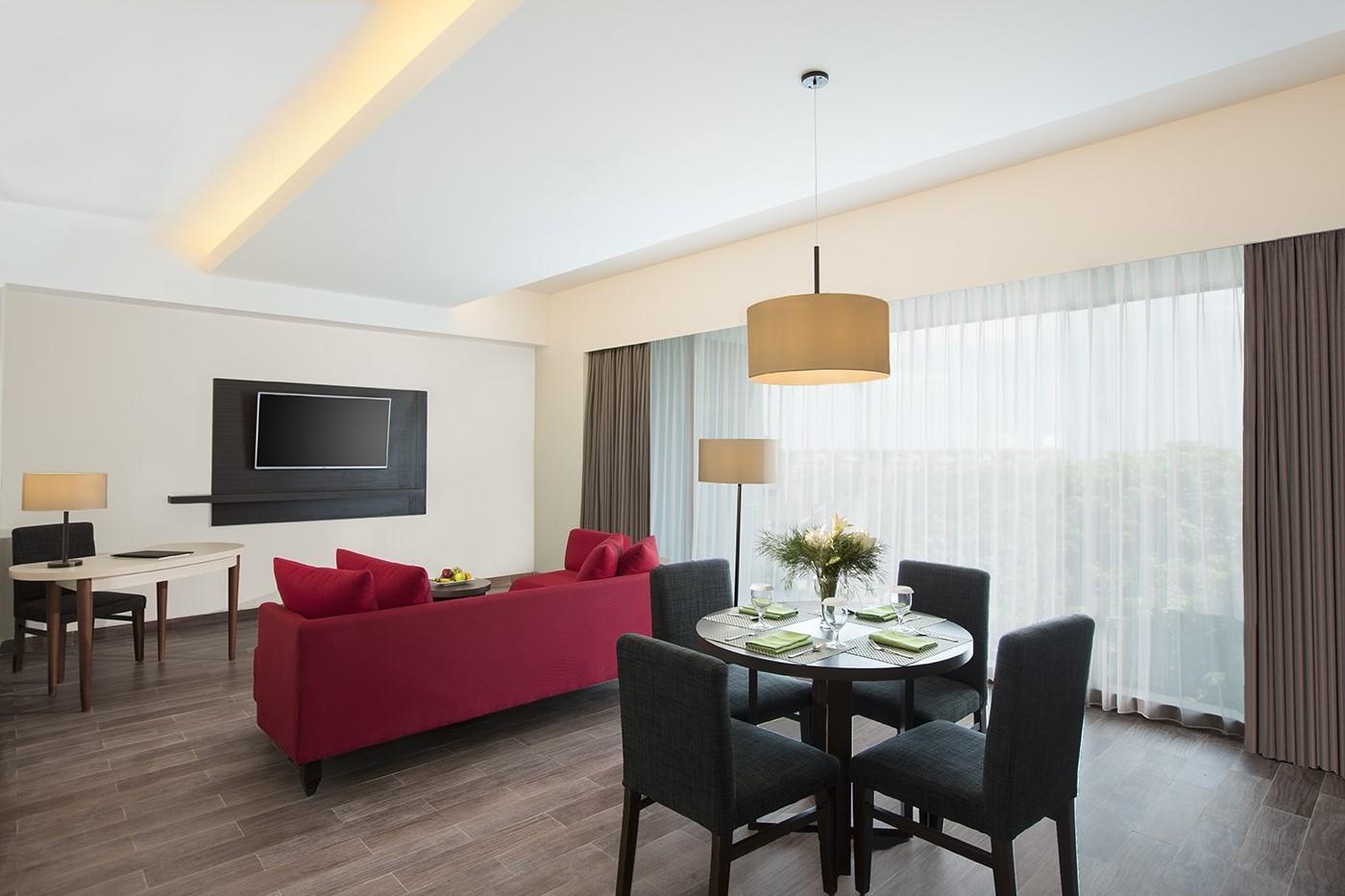 Hotel Santika Пекалонган Екстериор снимка