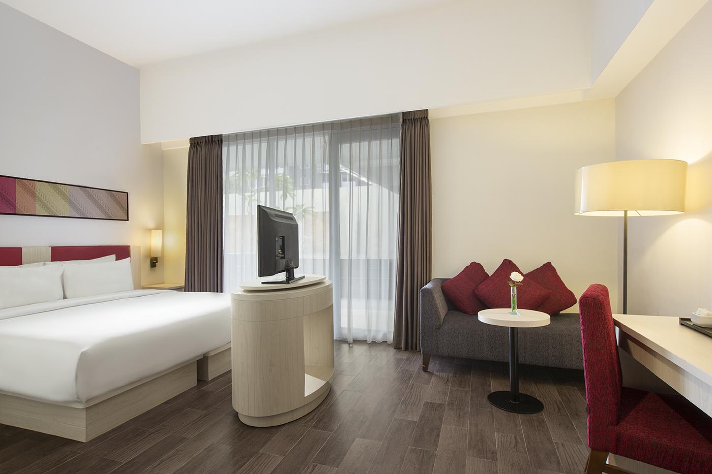 Hotel Santika Пекалонган Екстериор снимка