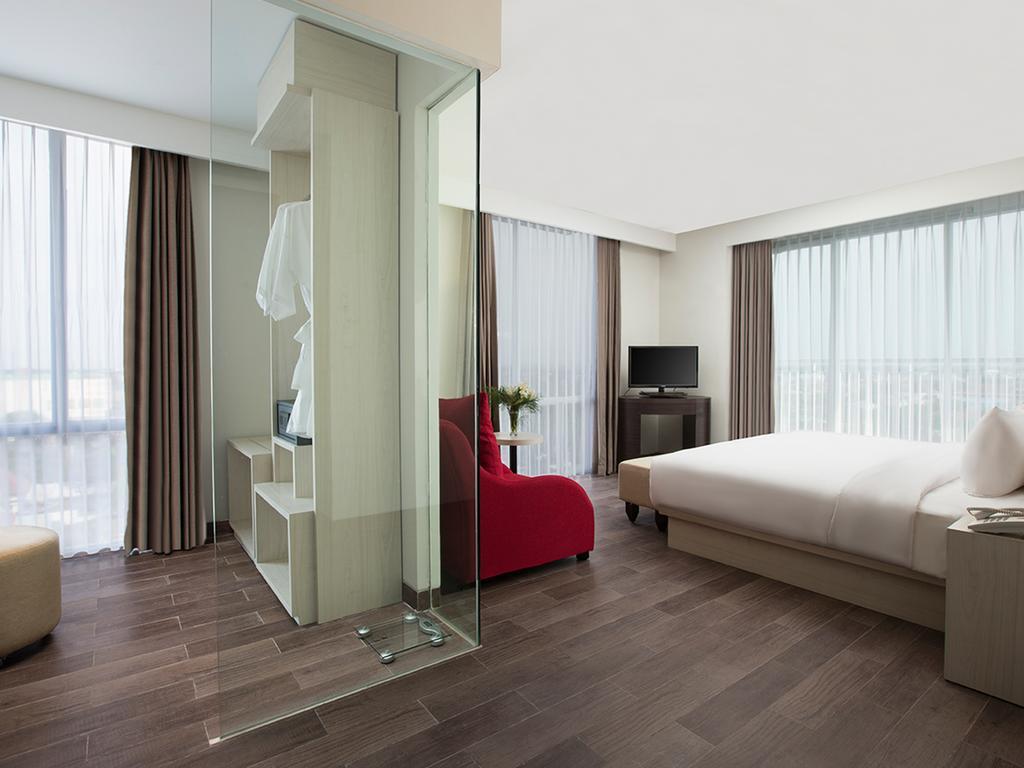Hotel Santika Пекалонган Екстериор снимка