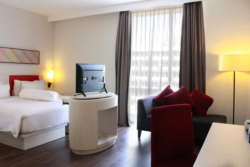 Hotel Santika Пекалонган Екстериор снимка